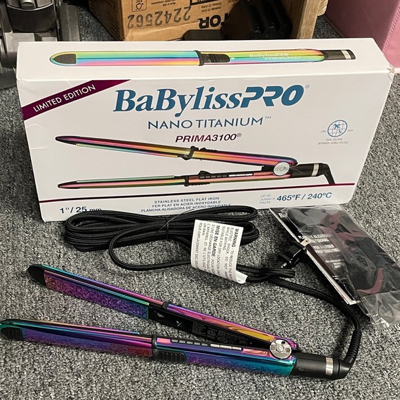 BabylissPro Nano Titanium Prima Ionic Hair Straightener iridescent